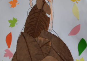 Prezentacja prac dzieci „Pani Jesień” – prace wykonane z bibuły, kolorowych papierowych listków, ususzonych liści,kredek.