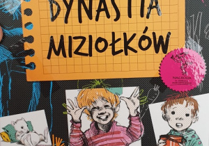 Aleksander Marciniak z kl. 4 b do techniki sleeveface wykorzystał książkę „Dynastia Miziołków” Joanny Olech.
