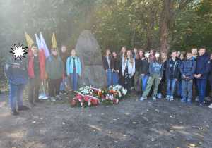 Uroczystości pod pomnikiem ofiar egzekucji okresu hitlerowskiego i stalinowskiego.