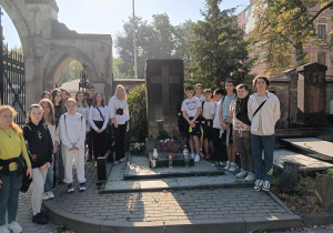 Pomnik Szarych Szeregów oraz Armii Krajowej na Starym Cmentarzu.