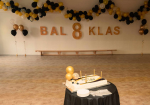 Bal klasy 8