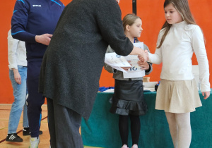 Wręczenie nagród laureatom konkursów szkolnych.