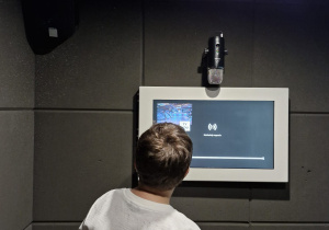 Uczniowie klas czwartych w Centrum Komiksu i Narracji Interaktywnej w EC1 w Łodzi.