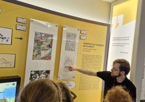 Uczniowie klas czwartych w Centrum Komiksu i Narracji Interaktywnej w EC1 w Łodzi.