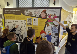 Uczniowie klas czwartych w Centrum Komiksu i Narracji Interaktywnej w EC1 w Łodzi.