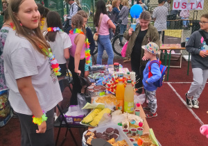 Uczestnicy Pikniku Rodzinnego S.P.6