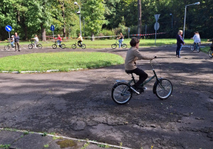 Zajęcia na placu rowerowym.