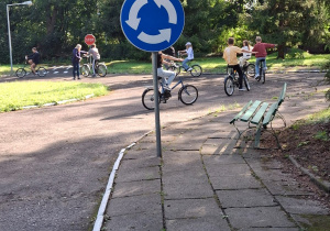 Zajęcia na placu rowerowym.