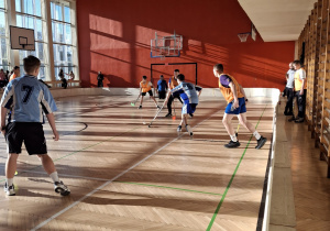 Rozgrywki w unihokeja - Igrzyska Młodzieży Szkolnej.