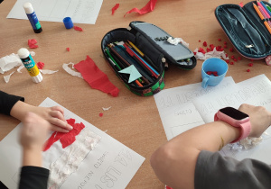 Prace plastyczne związane z 11 listopada.