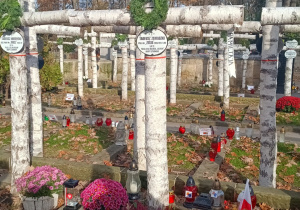 Uczniowie klas siódmych na wycieczce w Warszawie.