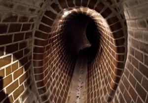 Uczniowie klas siódmych na wycieczce w Warszawie.