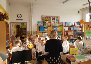 Pasowanie na czytelników biblioteki szkolnej.