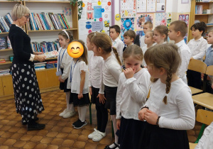 Pasowanie na czytelników biblioteki szkolnej.