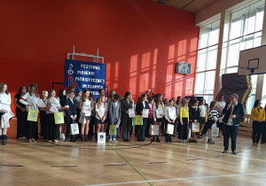 Uczestnicy I Festiwalu Piosenki Patriotycznej im. Szarych Szeregów.