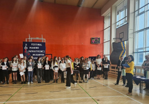 Uczestnicy I Festiwalu Piosenki Patriotycznej im. Szarych Szeregów.