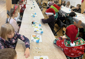 Dzieci z klasy 2a i 2b w Kłóbce.