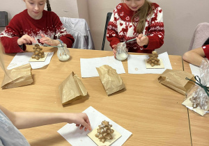 Dzieci z klasy 2a i 2b w Kłóbce.