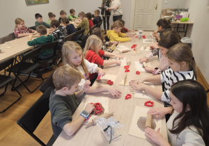 Dzieci z klasy 2a i 2b w Kłóbce.