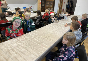 Dzieci z klasy 2a i 2b w Kłóbce.