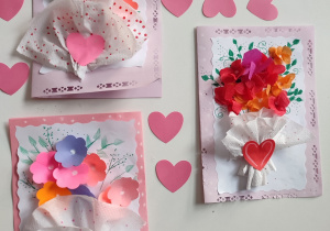 Prace plastyczne wykonane przez dzieci z okazji Dnia Babci i Dziadka.