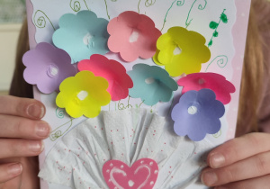 Prace plastyczne wykonane przez dzieci z okazji Dnia Babci i Dziadka.