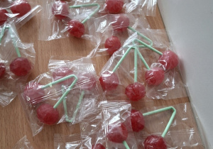 Kiermasz przygotowany przez uczniów i rodziców naszej szkoły.