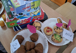 Kiermasz przygotowany przez uczniów i rodziców naszej szkoły.