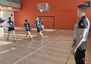 Reprezentacja naszej szkoły w koszykówce w walce o finał.