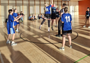 Reprezentacja naszej szkoły w koszykówce w walce o finał.