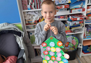 Warsztaty plastyczne prowadzone przez nauczycieli świetlicy szkolnej.