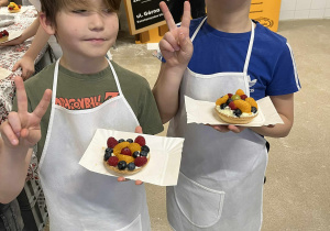 Uczniowie klasy 2b w Piekarni Tradycyjnej Klementowski.