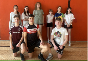 Szkolny konkurs skoku wzwyż.