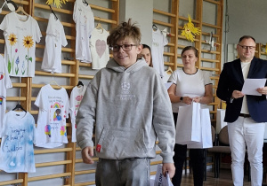 Ubierz się w dobre słowa – koszulka z przesłaniem.