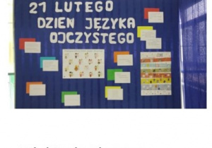 Wystawa zasad obowiązujących w języku polskim z okazji Dnia Języka Ojczystego